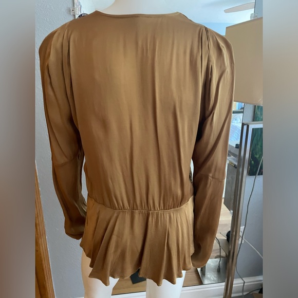 YFB Young Fabulous & Broke long sleeve medium blouse - Picture 2 of 5